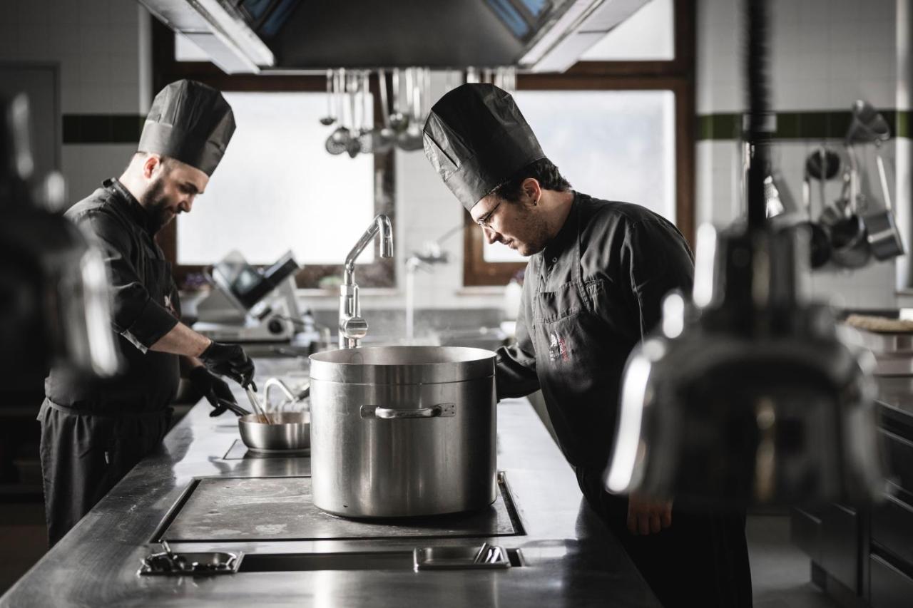 Boutique & Gourmet Hotel Orso Grigio San Candido Dış mekan fotoğraf